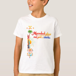 マラケシュ輝く - 生命力あふれるモロッコのアートTシャツ Tシャツ