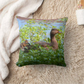 マラードとアヒル – スイミングby Shirley Taylor クッション (ブランケット)