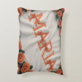 マリアパーソナライズされたフリースブランケットウィズオレンジバラ アクセントクッション (裏面(縦))