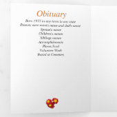 マリゴールドの背景にある記念写真4枚 三つ折り案内状 (内部最初)