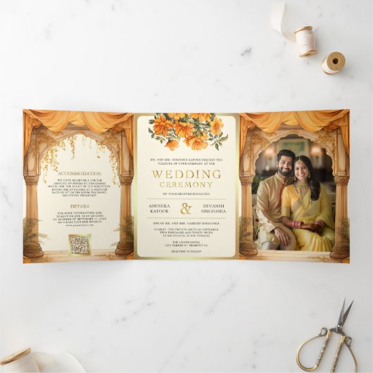 マリゴールドフローライエローサウスインディアンマンダプ結婚ズ 三つ折り招待状 (内部)
