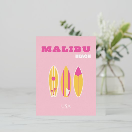 マリブ、マリブビーチ、名門私立校風のピンク 箔シーズンポストカード (立ち正面)