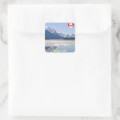 マリーニュ湖に反射する岩の山 スクエアシール (バッグ)
