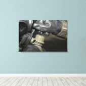 マリーンは飲み筒を自分の湯船に差し込む キャンバスプリント (インサイチュ (ウッドフロア))