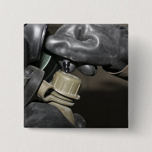 マリーンは飲み筒を自分の湯船に差し込む 缶バッジ (正面)