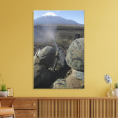 マリーンズがM2 50口径の機関銃を発射 キャンバスプリント (インサイチュ (リビング))