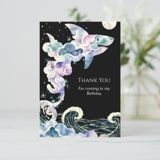 マリーン編集可能シンプルサメ誕生日 サンキューカード (スタンド正面)