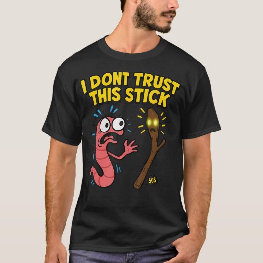 マルクスはこの棒を信用してない面白い虫のミーム メンズ Tシャツ (正面)