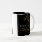 マルクス・アウレリウスの真実:人生を形作ること ツートーンマグカップ (正面右)