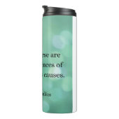 マルクス・アウレリウス:怒りを征服し、内面平和を見つける タンブラー (回転右)