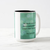 マルクス・アウレリウス：怒りを征服し、内面平和を見つける ツートーンマグカップ (正面右)