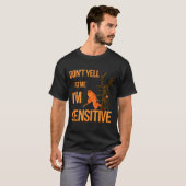 マルクス・ザ・ワーム、私は繊細だから怒鳴らないでね メモ Tシャツ (正面フル)