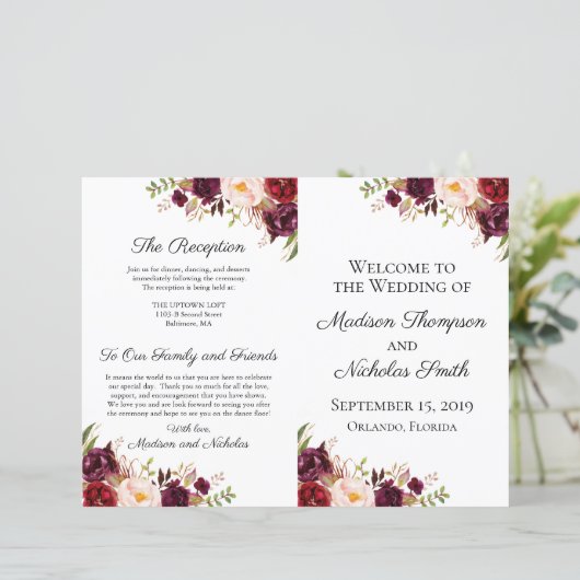 マルサラとピンクの花の結婚式プログラム (スタンド正面)