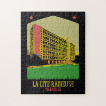 マルセイユ・フランス、シテ・ラジュースバイ・ル・コルビュジエ