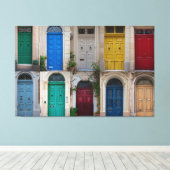 マルタのカラフルフロントドアのセット キャンバスプリント (インサイチュ (ウッドフロア))