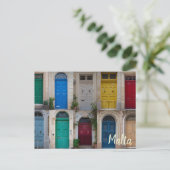 マルタのカラフルフロントドアのセット ポストカード (スタンド正面)