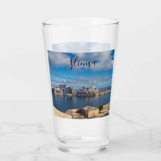 マルタのスリエマ港と超高層ビル タンブラーグラス (正面)