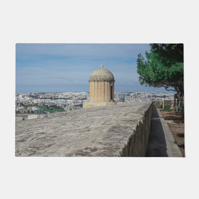 マルタのバレッタの旧市街壁の砲塔 ドアマット (正面)