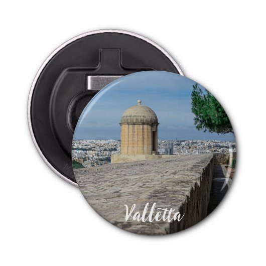 マルタのバレッタの旧市街壁の砲塔 栓抜き (正面)