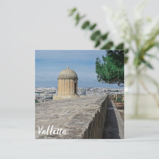 マルタのヴァレッタの古い市壁にある砲塔 (スタンド正面)