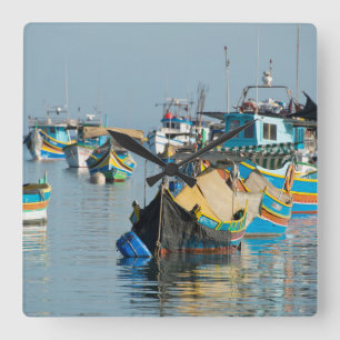 マルタの漁船マルタの Marsaxlokk スクエア壁時計