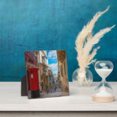 マルタの赤いヴィンテージメールボックス フォトプラーク (インサイチュ)