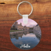 マルタ州コスピグアの小さな運河に沈む夕日 キーホルダー (正面)