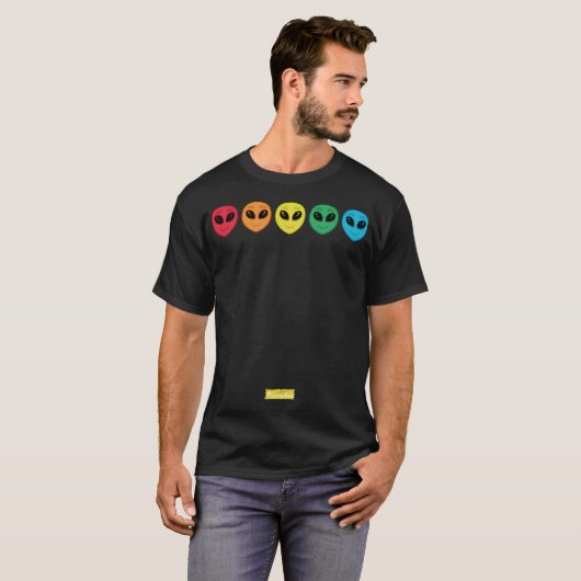 マルチカラーのエイリアン Tシャツ (正面フル)