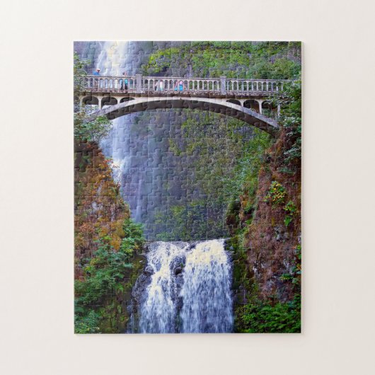 マルチノ滝オレゴン。 ジグソーパズル (縦)
