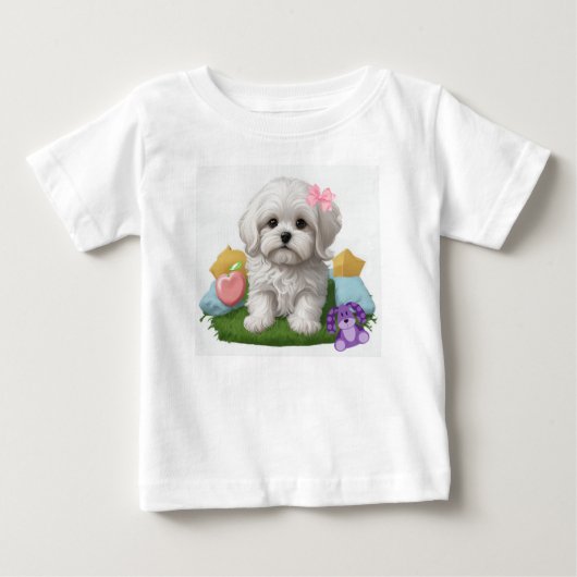 マルチーズの子犬がおもちゃで座る ベビーTシャツ (正面)