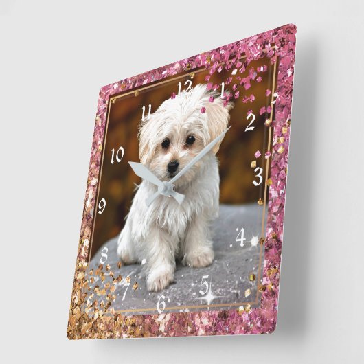 マルチーズの子犬は、かわいい子ネコちゃん。 スクエア壁時計 (傾斜)