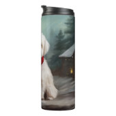 マルチーズの犬が雪のクリスマス タンブラー (回転右)