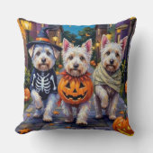 マルチーズドッグズトリックまたは治療ハロウィーンコスチューム クッション (正面)
