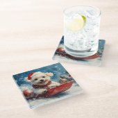 マルチーズ犬のソリで雪のクリスマス ガラスコースター (アングル)