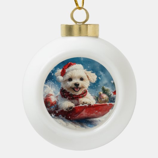 マルチーズ犬のソリで雪のクリスマス セラミックボールオーナメント (正面)