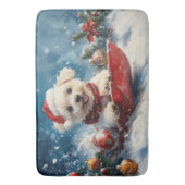 マルチーズ犬のソリで雪のクリスマス バスマット (正面縦)