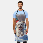 マルチーズ走ドッグの雪とクリスマスハット エプロン (着用した状態)