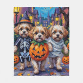マルティトゥーハロウィーンコスチュームでのトリックまたは治療 フリースブランケット (正面)