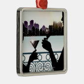 マルティーニガラスを焼くカップルのシルエット メタルオーナメント (右)