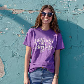 マルディグラがキングケーキのためにここにいる Tシャツ