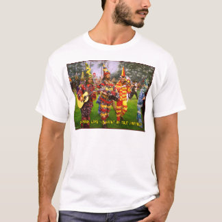 マルディグラはあらゆる場所からやってくる Tシャツ