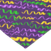 マルディグラスグリーンゴールデンパープルリボン テーブルクロス (アングル)