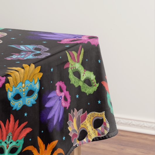 マルディグラスフェザーマスクパープルグリーンブルースター テーブルクロス (インサイチュ)