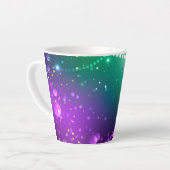 マルディグラスフェスティバルパープルバックグラウンド カフェラテマグ (左アングル)