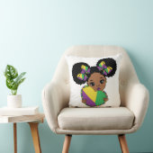 マルディグラスベビーガールホールディングハート クッション (椅子)