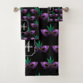 マルディグラスマスクパープルグリーンスパークルズモノグラム バスタオルセット (インサイチュ)