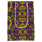 マルディグラス万華鏡のように千変万化するパターン ミディアムペーパーバッグ (裏面)