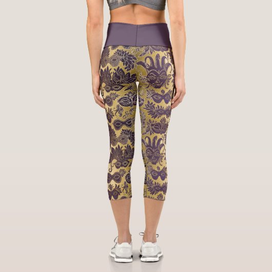 マルディグラス金ゴールドとパープルマスクレードマスク カプリレギンス (裏面)