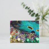 マルディグラビーズ&グリーンフェザーマスク招待状 招待状 (スタンド正面)