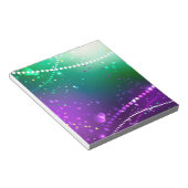 マルディグラフェスティバルパープルバックグラウンド ノートパッド (アングル)